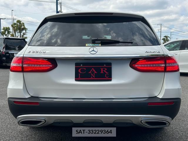 Mercedes Benz E-CLASS 2018-03 8006864-12