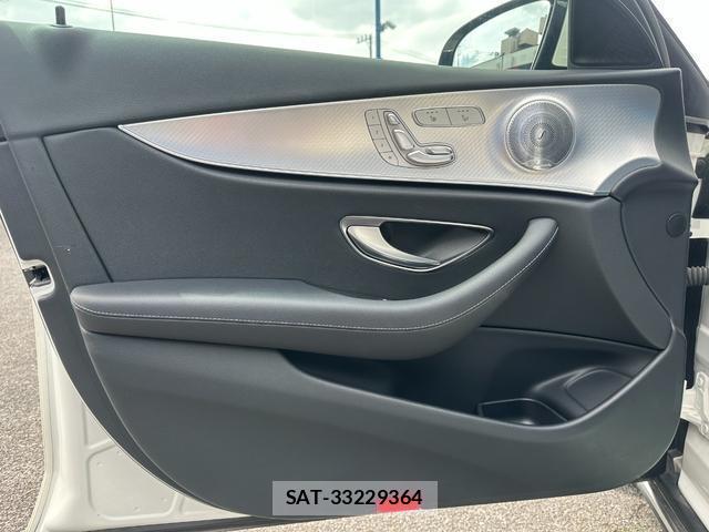 Mercedes Benz E-CLASS 2018-03 8006864-15