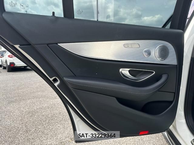 Mercedes Benz E-CLASS 2018-03 8006864-19