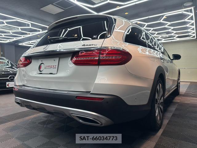 Mercedes Benz E-CLASS 2017-09 8010656-10