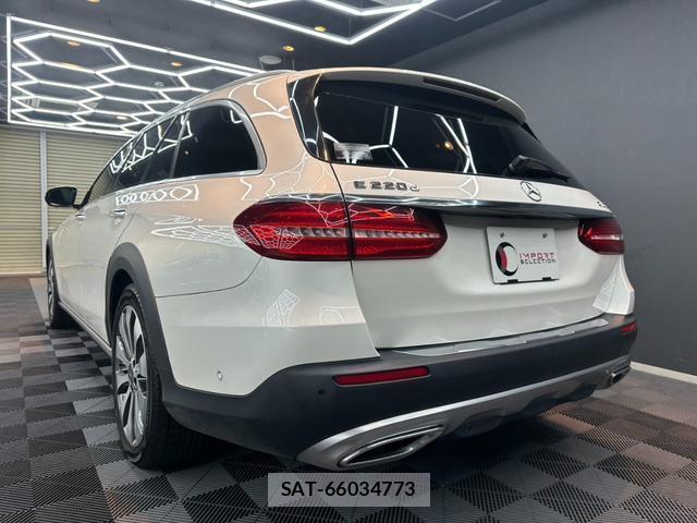 Mercedes Benz E-CLASS 2017-09 8010656-12
