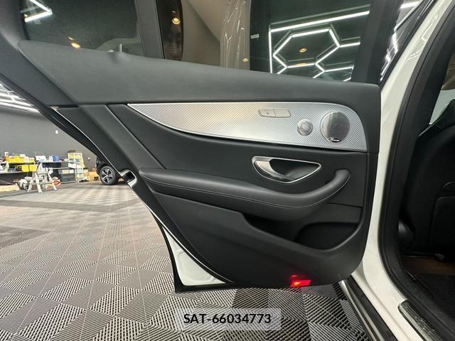 Mercedes Benz E-CLASS 2017-09 8010656-5