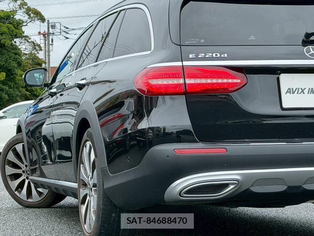 Mercedes Benz E-CLASS 2018-12 8011879-6