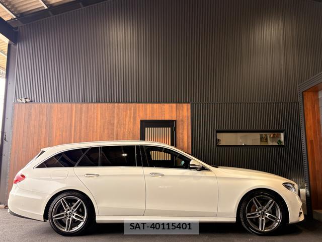 Mercedes Benz E-CLASS 2017-08 8003180-6