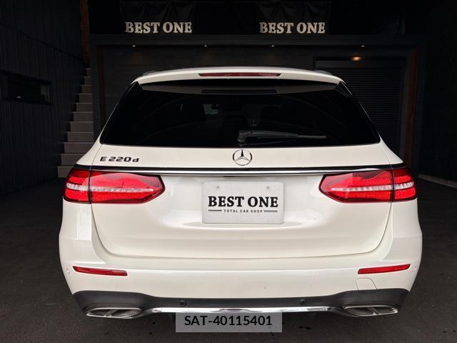 Mercedes Benz E-CLASS 2017-08 8003180-8