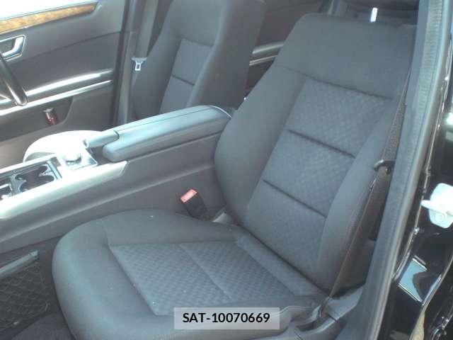 Mercedes Benz E-CLASS 2012-02 8003713-14