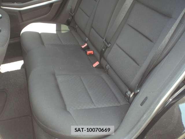 Mercedes Benz E-CLASS 2012-02 8003713-16