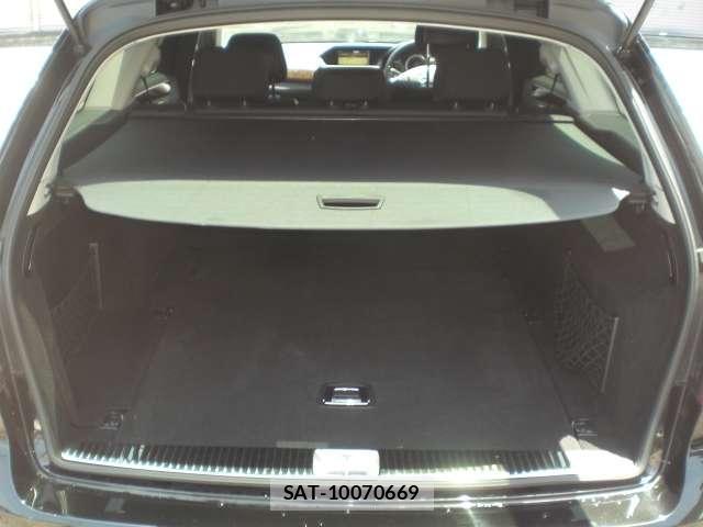 Mercedes Benz E-CLASS 2012-02 8003713-17