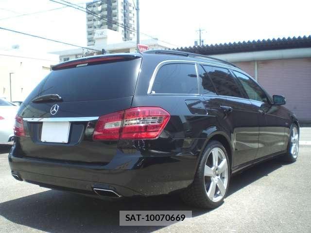Mercedes Benz E-CLASS 2012-02 8003713-3