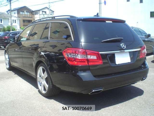 Mercedes Benz E-CLASS 2012-02 8003713-5