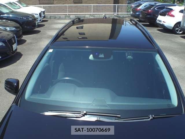 Mercedes Benz E-CLASS 2012-02 8003713-9