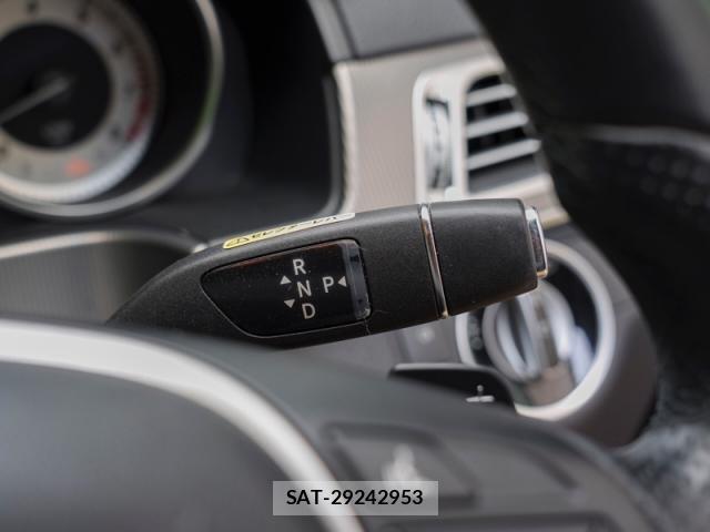 Mercedes Benz E-CLASS 2013-08 8004090-15