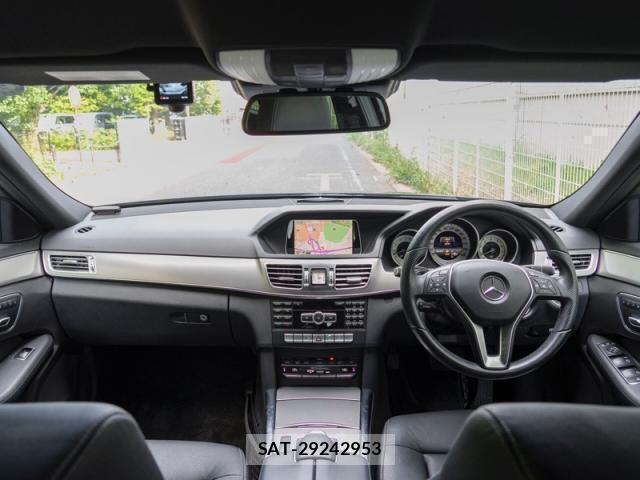Mercedes Benz E-CLASS 2013-08 8004090-2