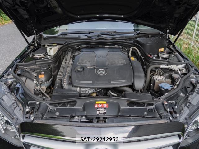 Mercedes Benz E-CLASS 2013-08 8004090-7