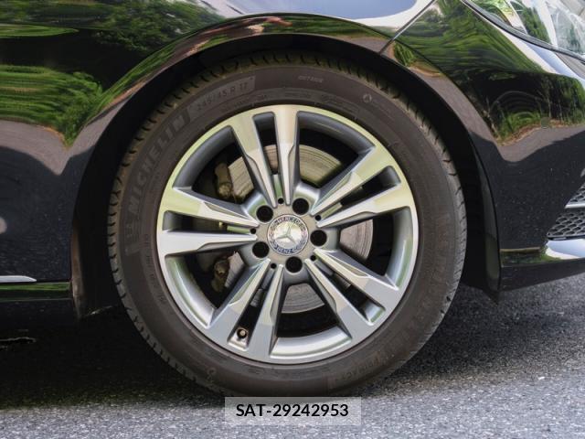 Mercedes Benz E-CLASS 2013-08 8004090-8