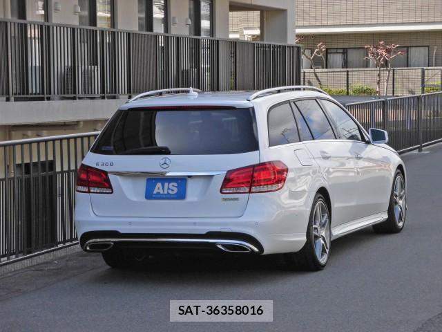 Mercedes Benz E-CLASS 2013-07 8004285-1