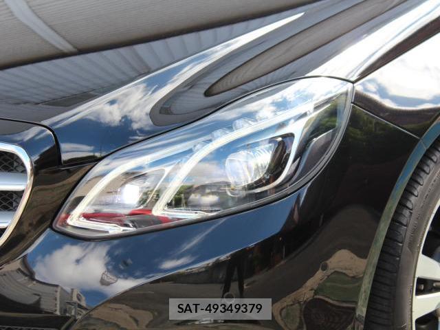 Mercedes Benz E-CLASS 2015-08 8004444-9