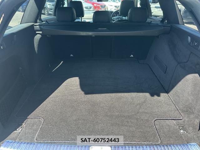 Mercedes Benz E-CLASS 2018-07 8006859-15