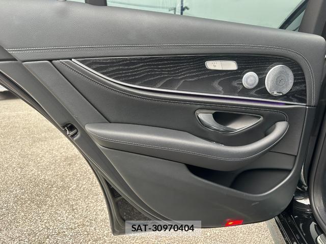 Mercedes Benz E-CLASS 2017-09 8006862-12