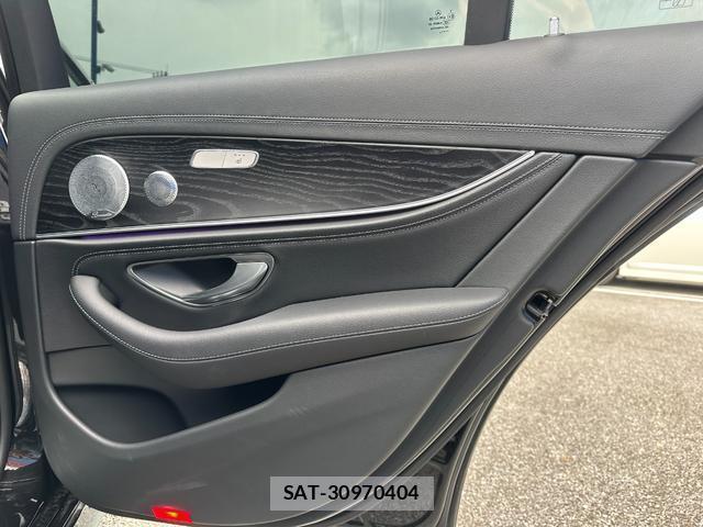 Mercedes Benz E-CLASS 2017-09 8006862-17