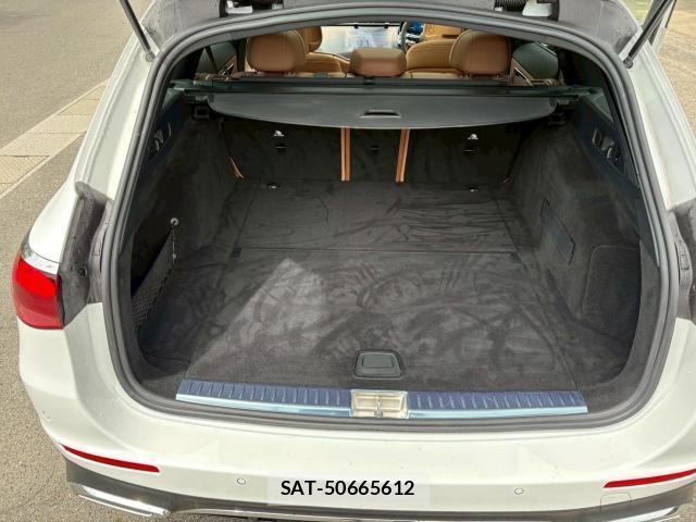 Mercedes Benz E-CLASS 2024-02 8007030-18