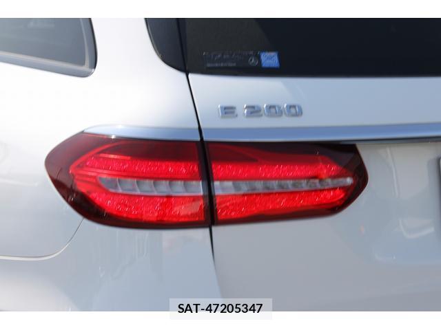Mercedes Benz E-CLASS 2017-04 8008609-16