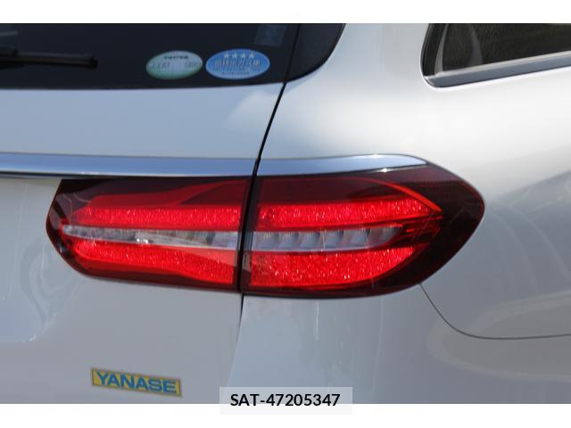 Mercedes Benz E-CLASS 2017-04 8008609-17