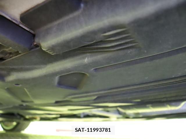 Mercedes Benz E-CLASS 2019-07 8008920-12