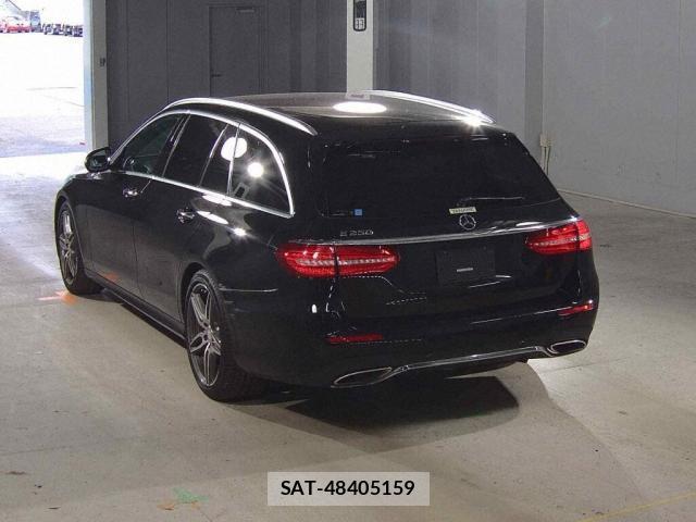 Mercedes Benz E-CLASS 2017-01 8008987-1