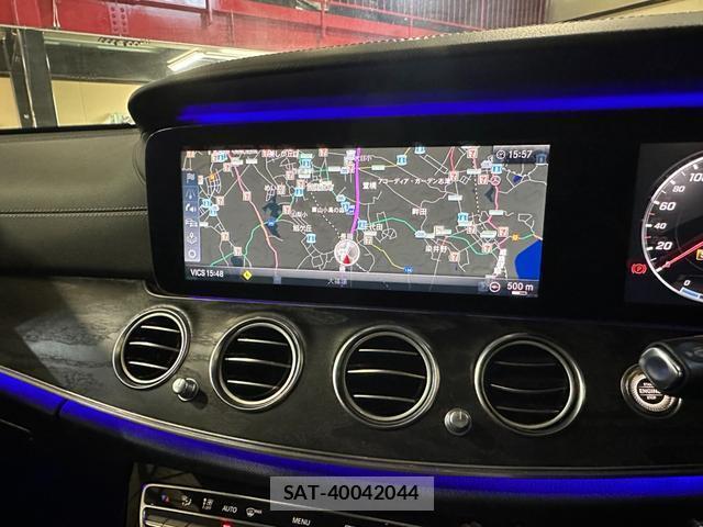 Mercedes Benz E-CLASS 2017-05 8010004-3