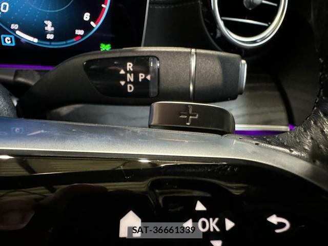 Mercedes Benz E-CLASS 2021-05 8010018-13