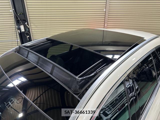Mercedes Benz E-CLASS 2021-05 8010018-2