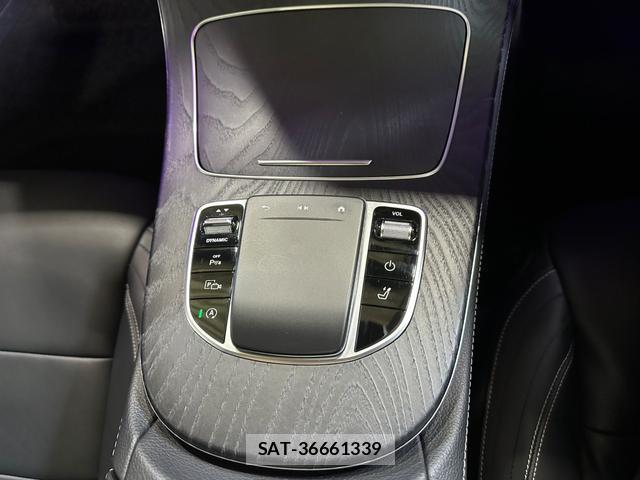 Mercedes Benz E-CLASS 2021-05 8010018-9