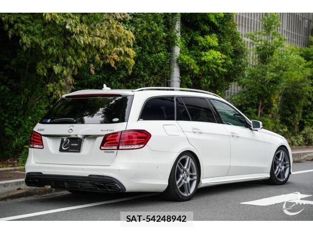Mercedes Benz E-CLASS 2015-08 8010180-1