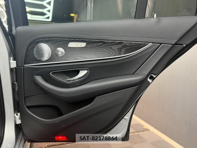 Mercedes Benz E-CLASS 2017-06 8010638-16