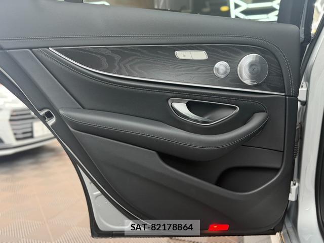 Mercedes Benz E-CLASS 2017-06 8010638-2