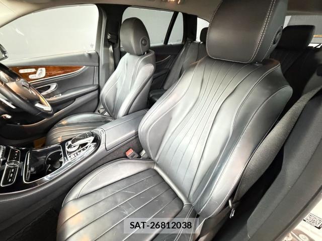 Mercedes Benz E-CLASS 2017-04 8010640-1