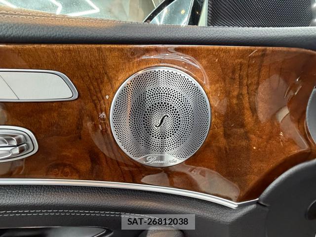 Mercedes Benz E-CLASS 2017-04 8010640-10