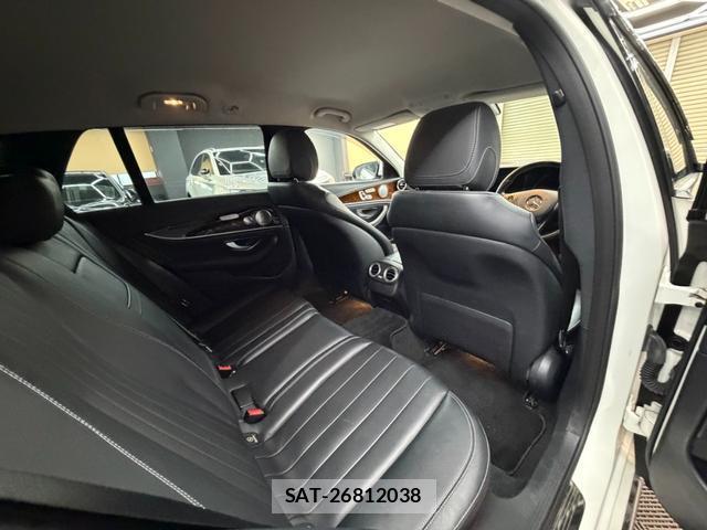 Mercedes Benz E-CLASS 2017-04 8010640-12
