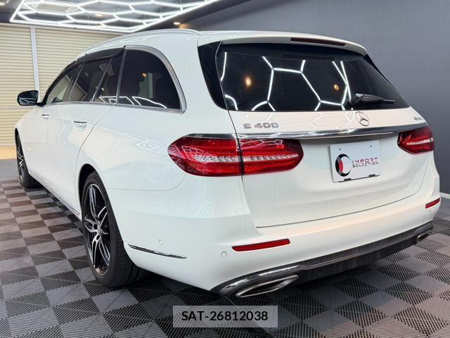 Mercedes Benz E-CLASS 2017-04 8010640-8