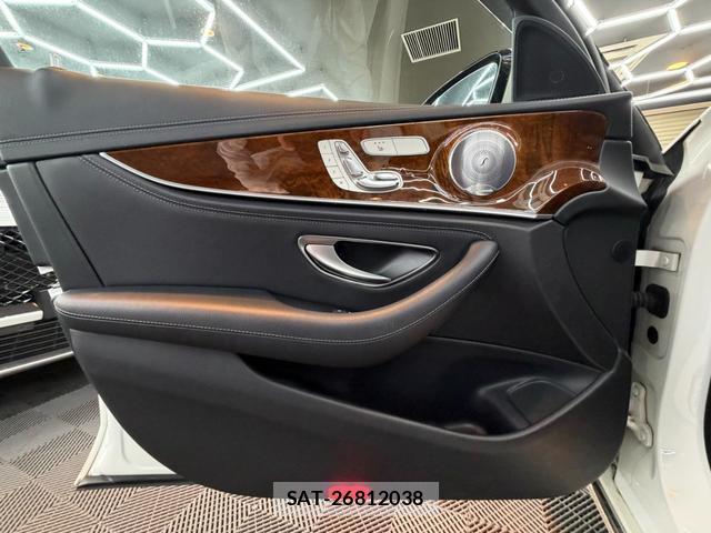 Mercedes Benz E-CLASS 2017-04 8010640-9