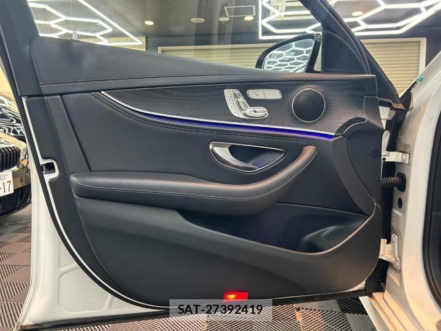 Mercedes Benz E-CLASS 2017-03 8010641-10
