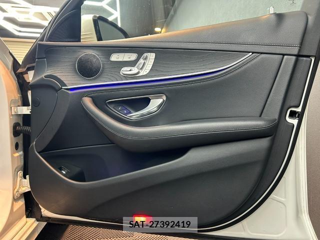 Mercedes Benz E-CLASS 2017-03 8010641-3