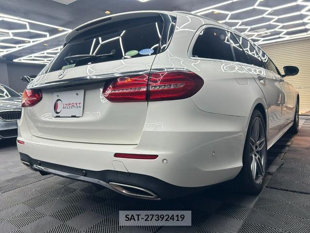 Mercedes Benz E-CLASS 2017-03 8010641-6