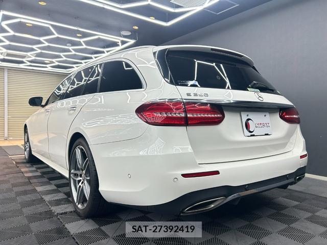 Mercedes Benz E-CLASS 2017-03 8010641-8