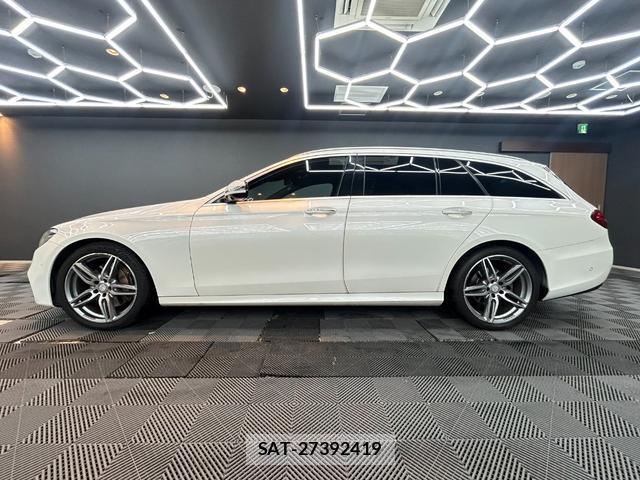 Mercedes Benz E-CLASS 2017-03 8010641-9