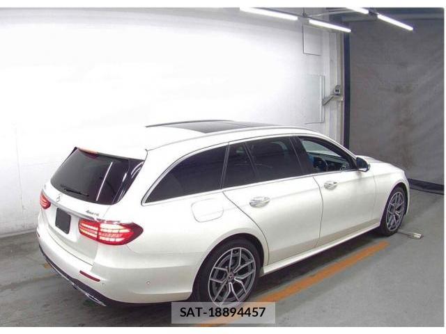 Mercedes Benz E-CLASS 2022-12 8010713-4