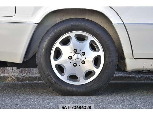 Mercedes Benz E-CLASS 1995-03 8011512-10