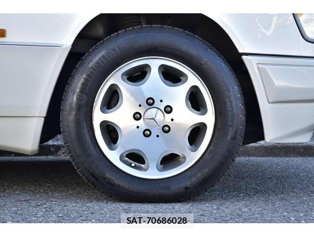 Mercedes Benz E-CLASS 1995-03 8011512-9