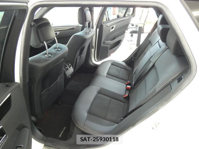 Mercedes Benz E-CLASS 2016-03 8011883-17